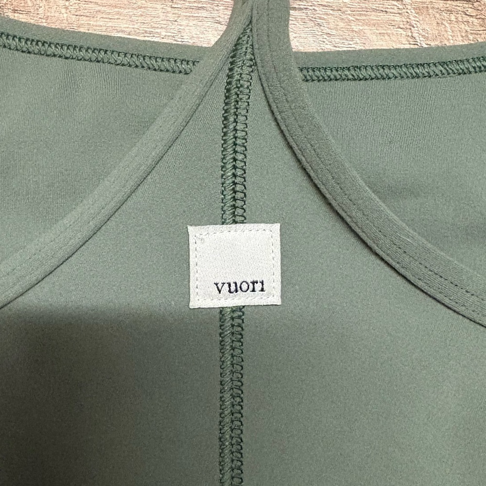 Vuori “All The Feels” Olive Sports Bra Size XL - Picture 3 of 5
